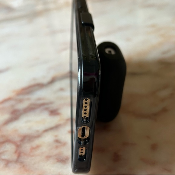 PopGrip AirPods Holder (BLACK AND WHITE BUNDLE) - Picture 8 of 13